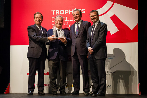 Prix Manager de l'année Marco et Massimo BARBARANELLI société EURIMPEX Trophée remis par Michel Dotta (président du MEB) et Denis Carreaux (Directeur Général et Directeur des Rédactions du Groupe Nice-Matin). 