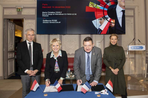 Signature de la convention de partenariat par Guillaume Rose, Directeur Général Exécutif du MEB et Marie-Christine Oghly, Présidente du Comité International de la CCI Paris Ile-de-France, en présence de Valérie Bruell-Melchior, Ministre-conseiller de l'Ambassade de Monaco en France représentant l’Ambassadeur Christophe Steiner et Stéphane Fratacci, Directeur Général de la CCI Paris Ile-de-France.